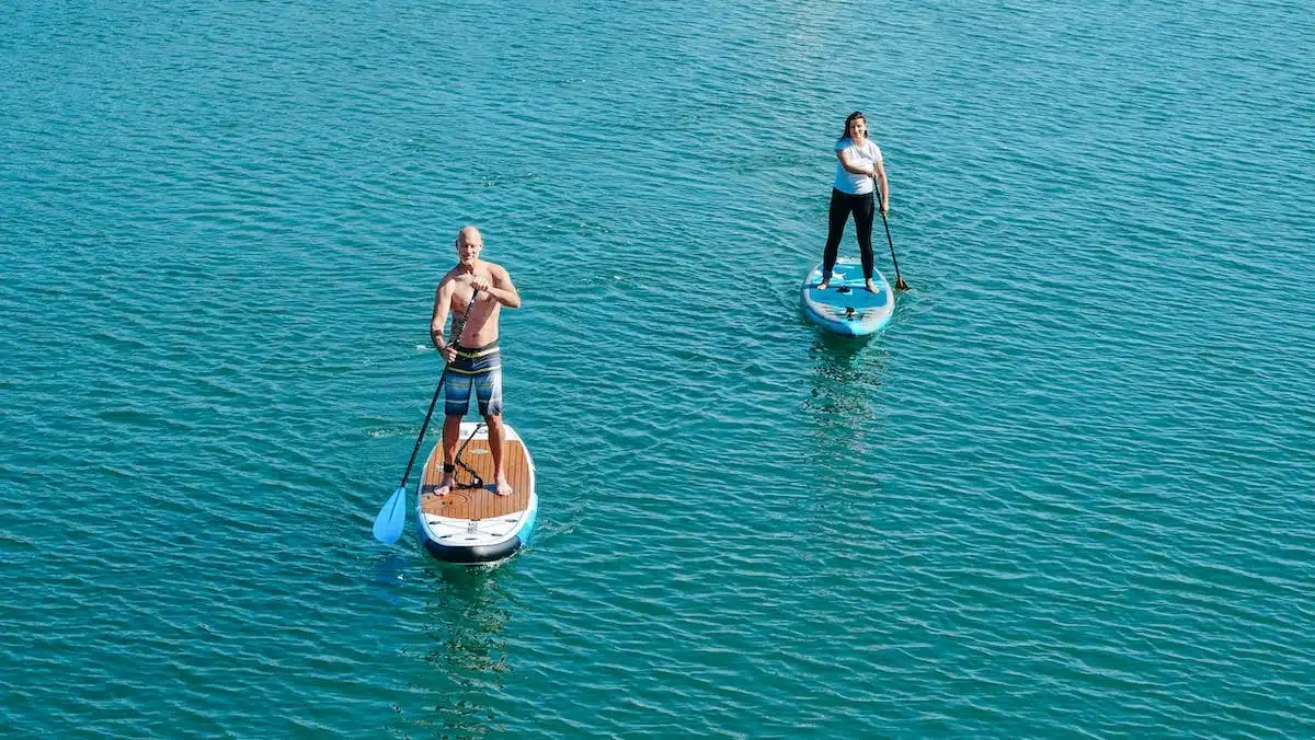 couple paddle
